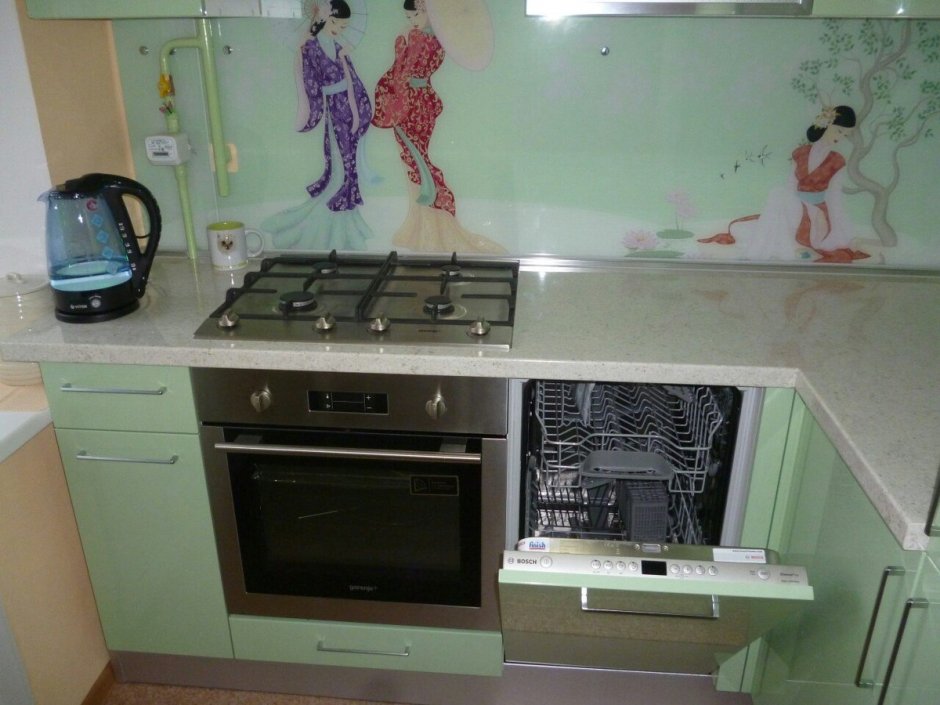 Кухня в хрущевке с посудомоечной машиной