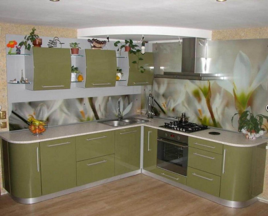 Кухонный гарнитур со стеклянным фартуком