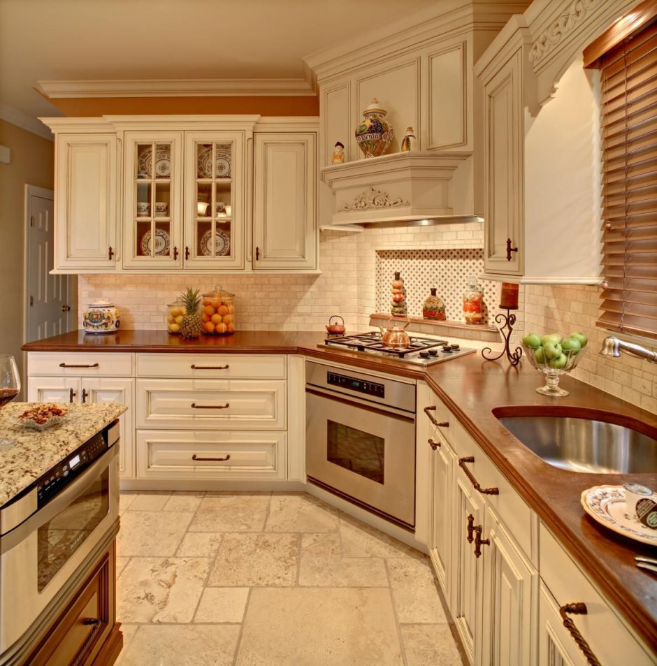 Кухни с угловой вытяжкой и варочной поверхностью фото
