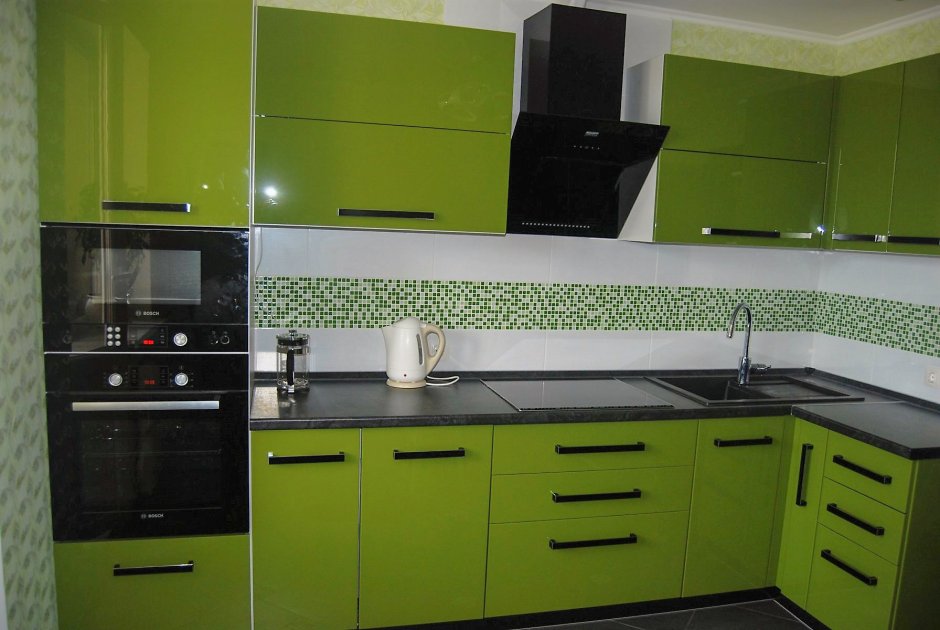 Кухня олива металлик зелёный с чёрным