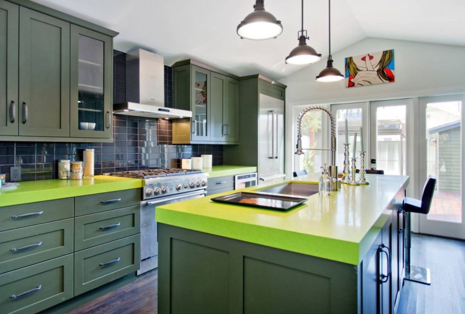 Кухня зеленая с серым