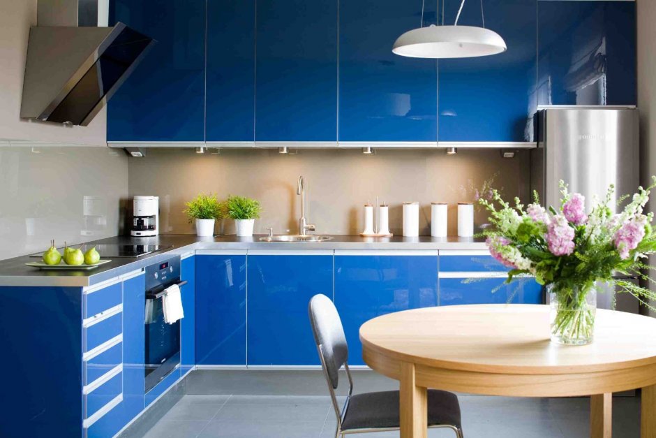 Кухня в бело голубом стиле