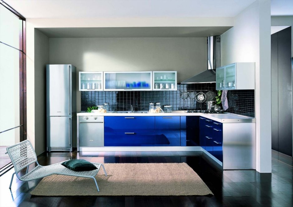 Стильная кухня в синем цвете