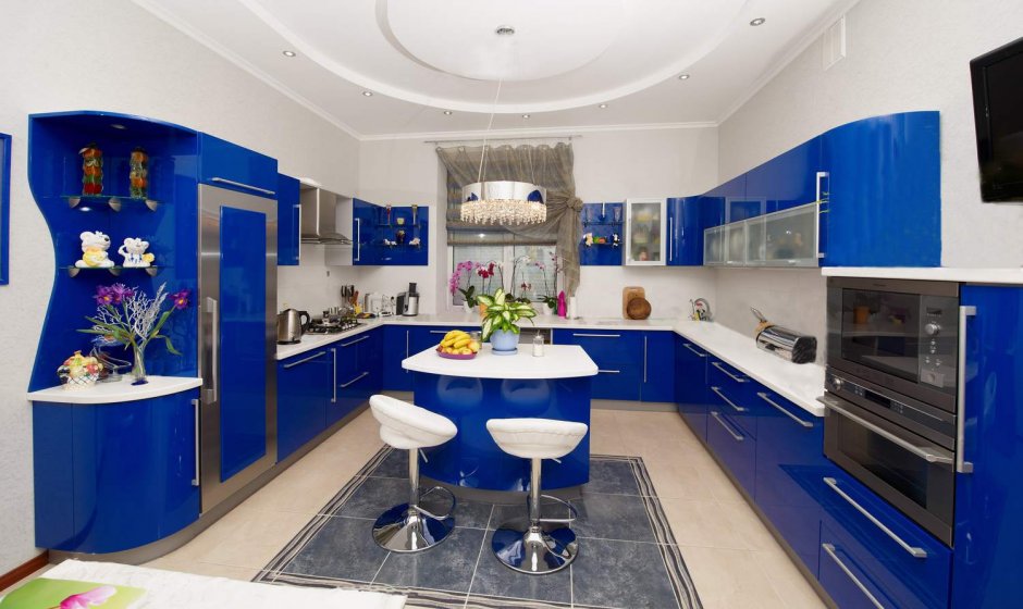 Кухни в синем цвете п образная