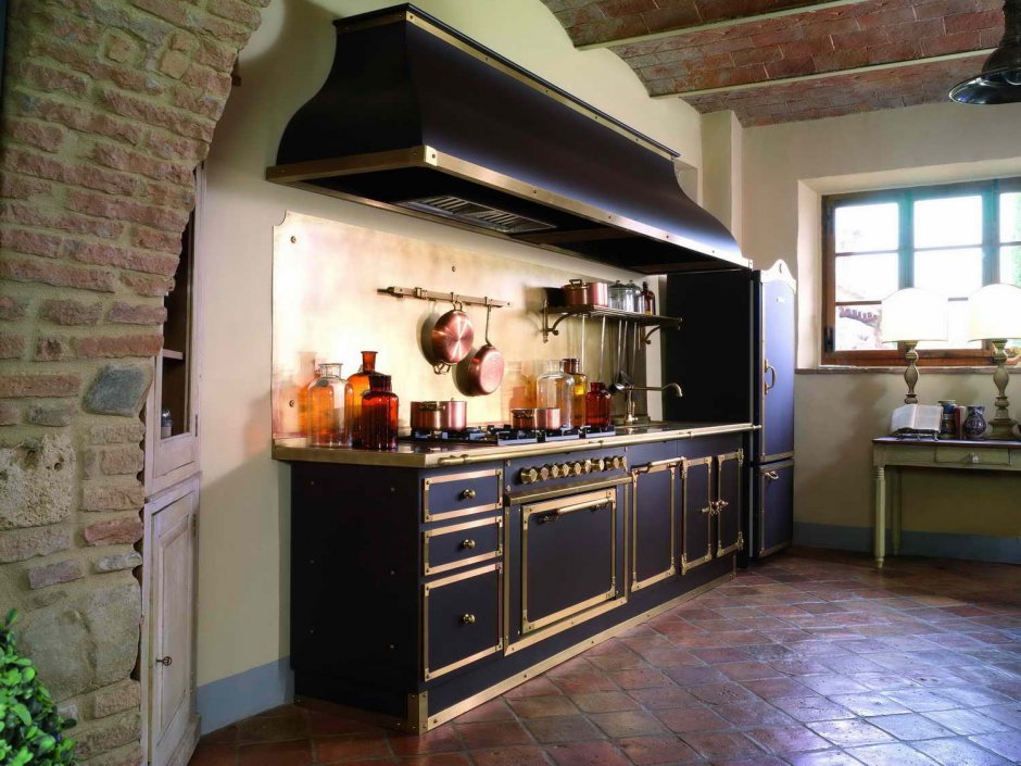 Итальянский кухонный гарнитур из металла