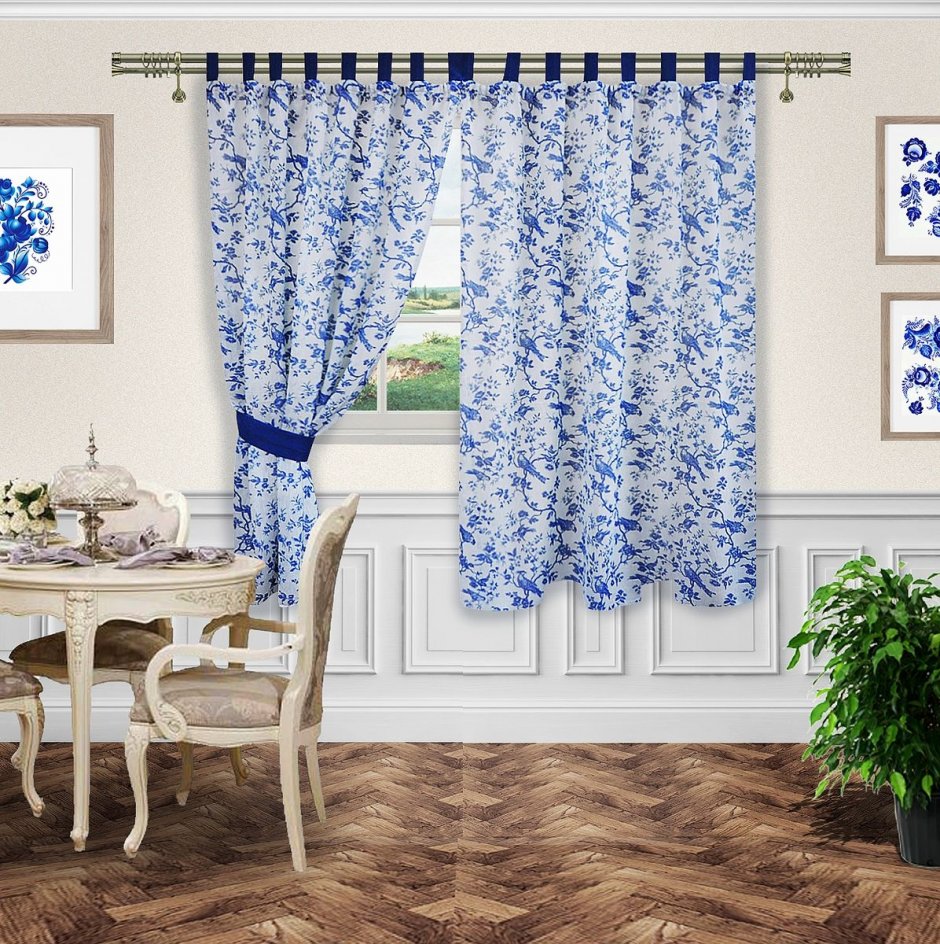 Синие шторы в интерьере кухни гостиной