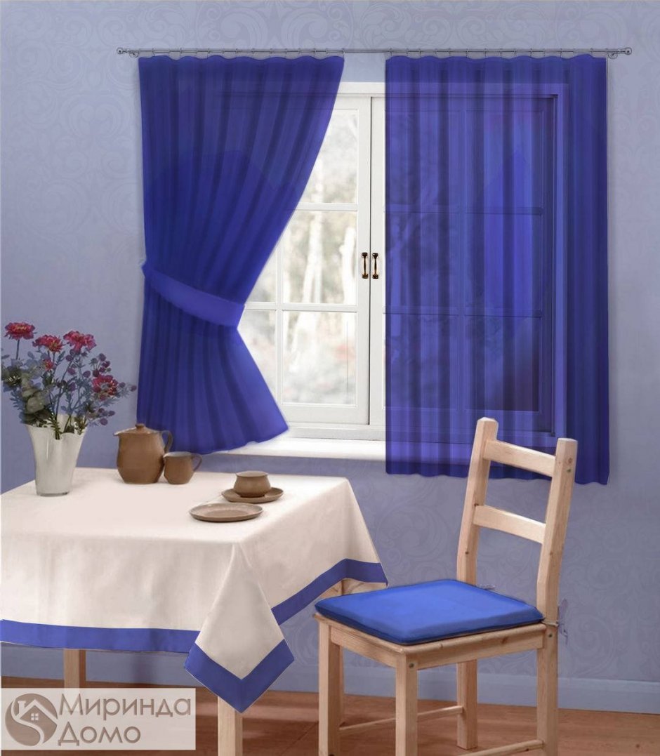 Синие шторы на кухне