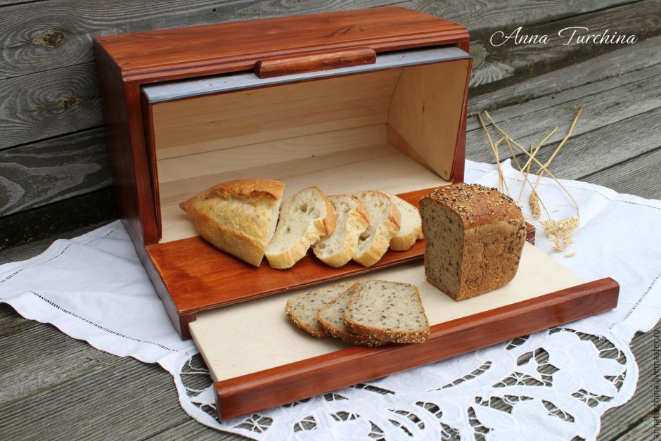 Хлебница с выдвижной доской для нарезки хлеба