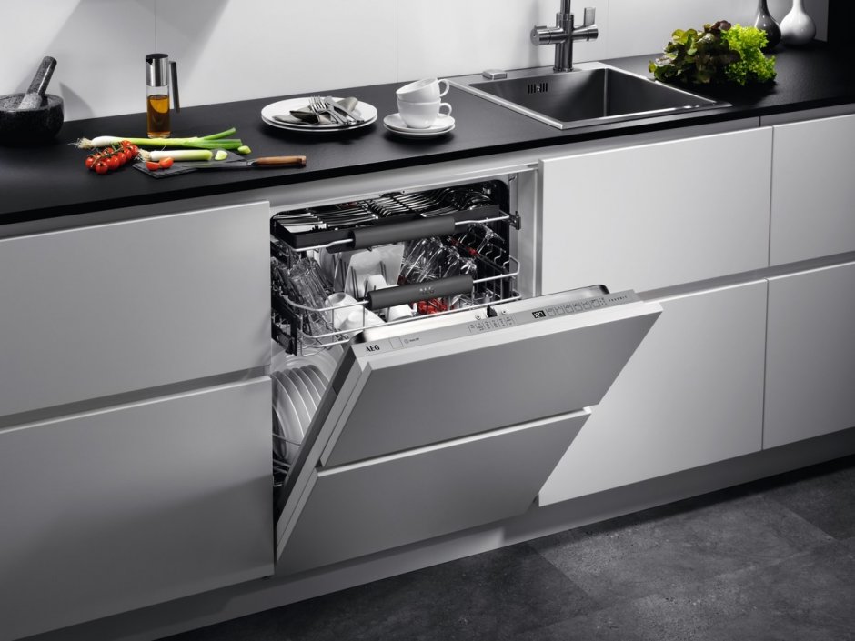 Встраиваемая посудомоечная машина AEG fsr53617z