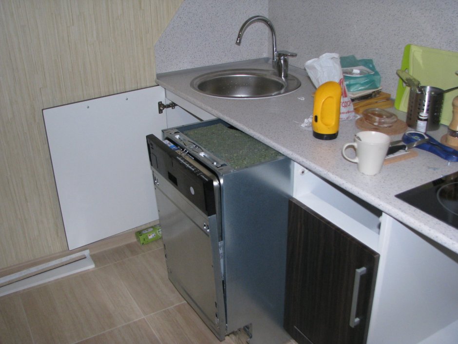 Кухонные гарнитуры с посудомоечной машиной