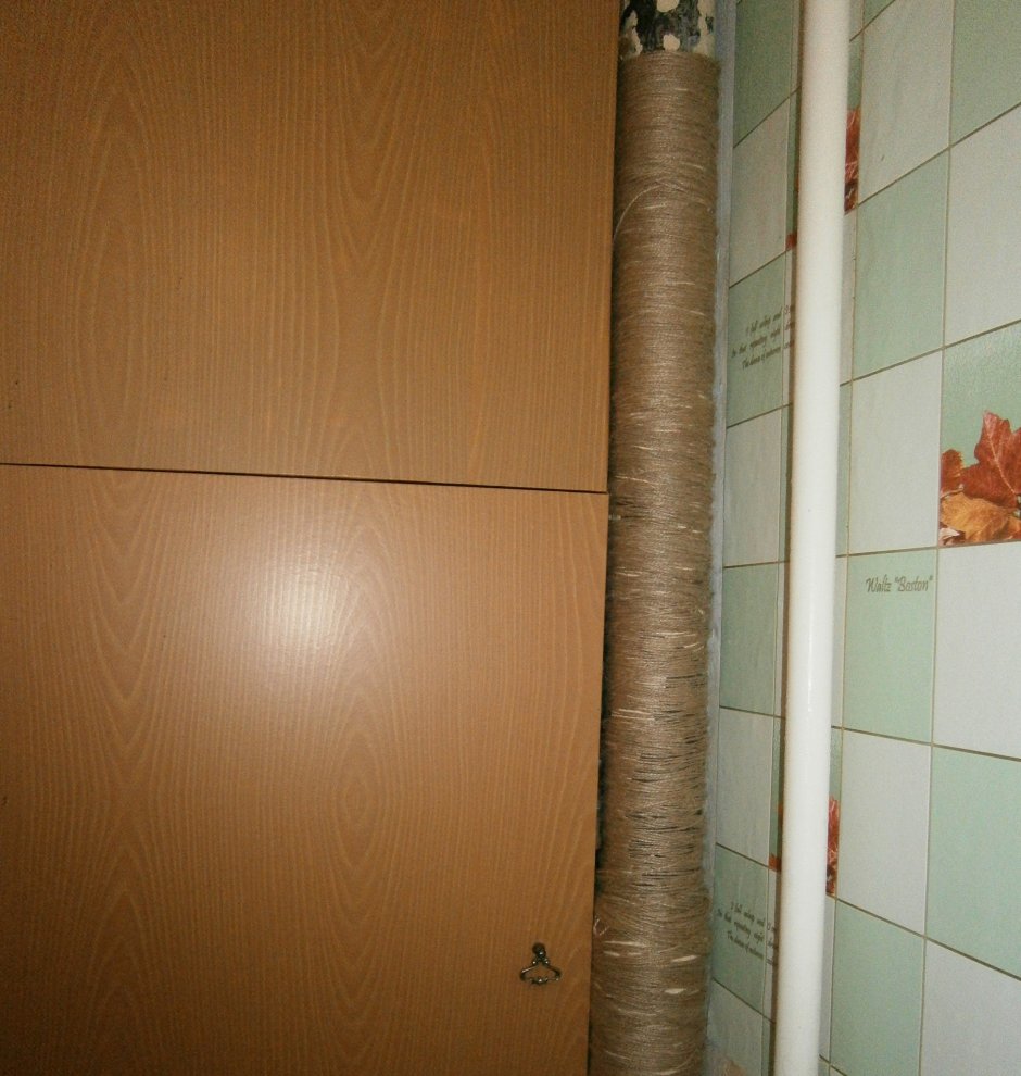 Декор канализационной трубы в туалете