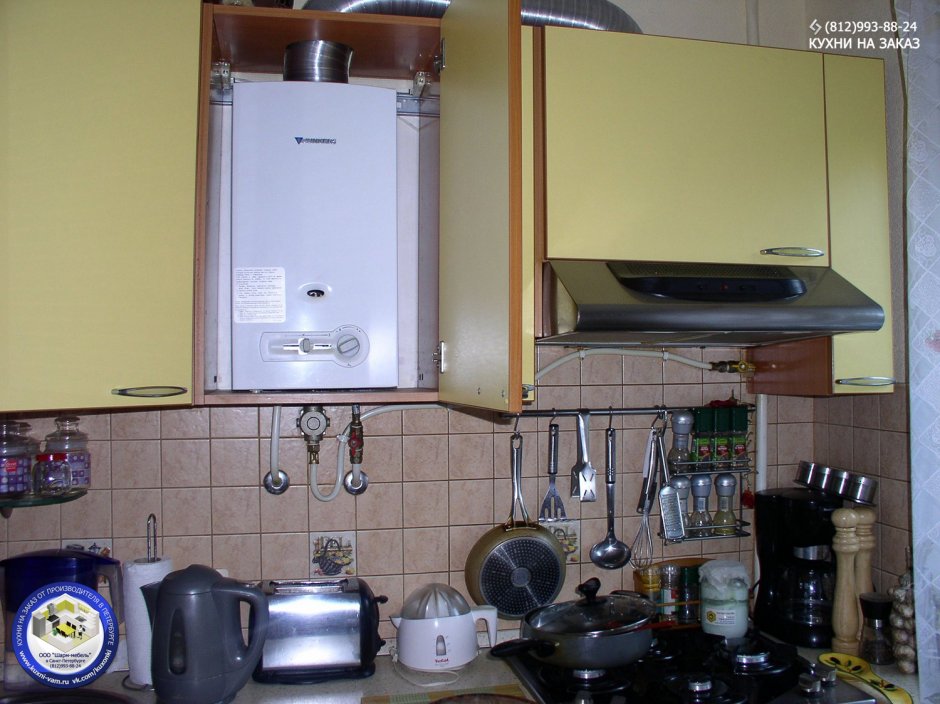 Кухонный гарнитур с газовой колонкой