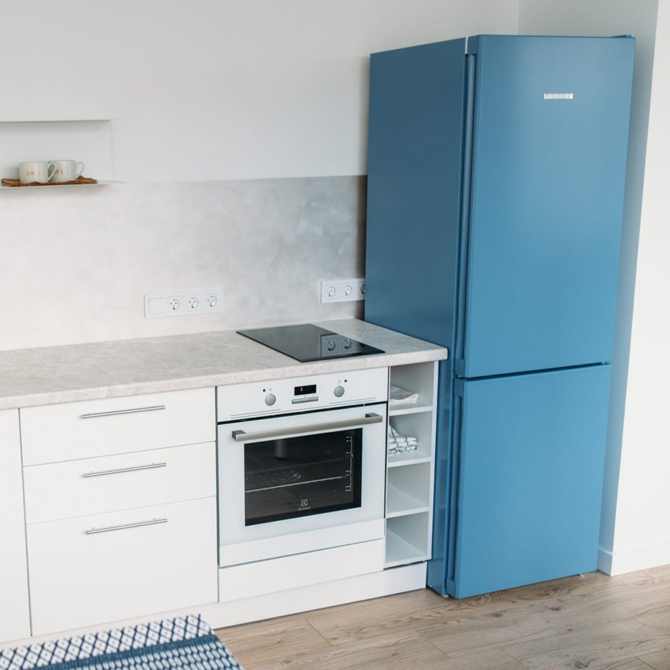 Синий холодильник Liebherr