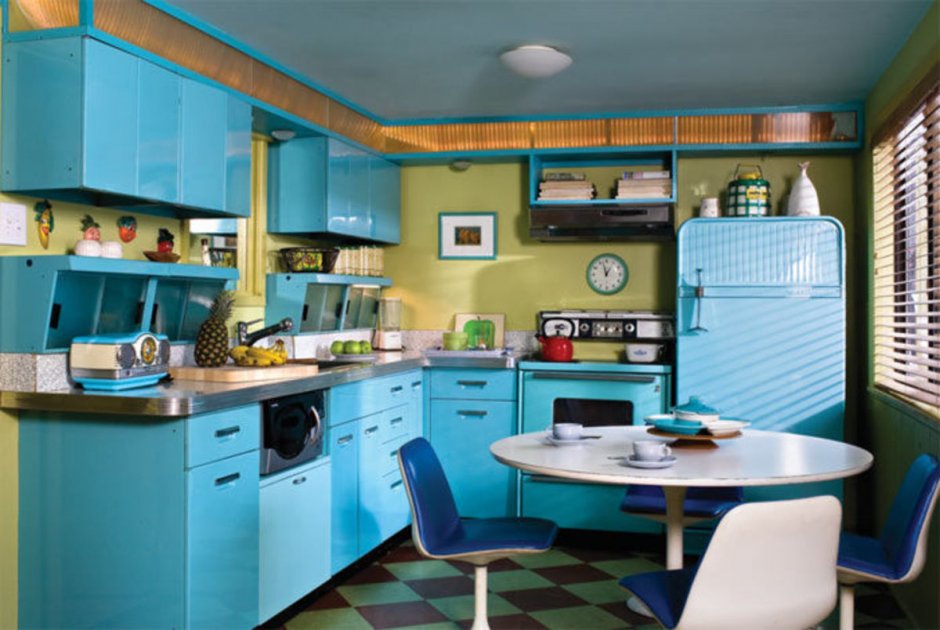 Голубая кухня в ретро стиле