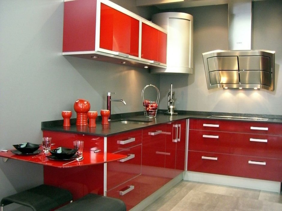 Кухонный гарнитур красный с серым