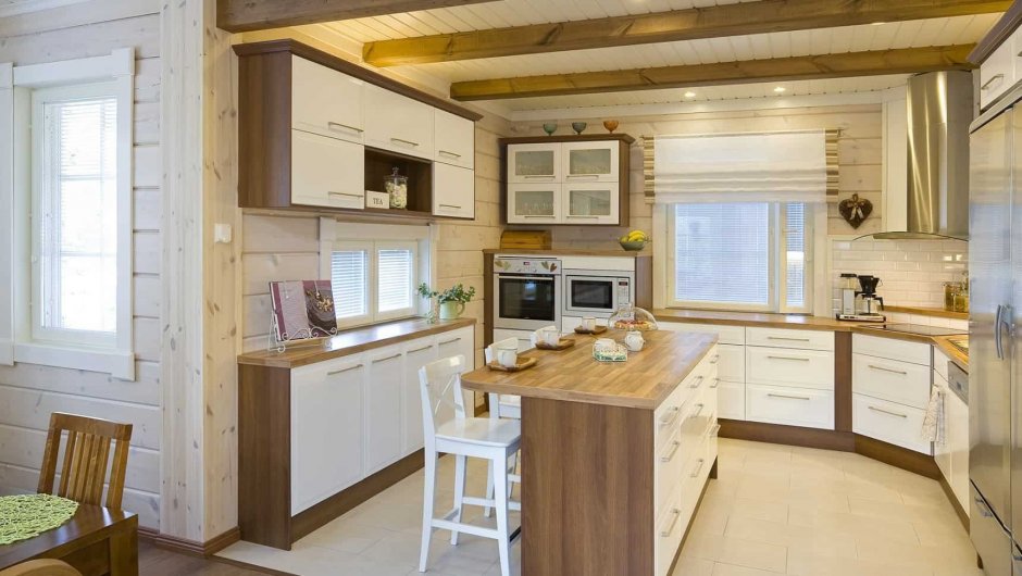 Белая кухня в деревянном доме (63 фото)