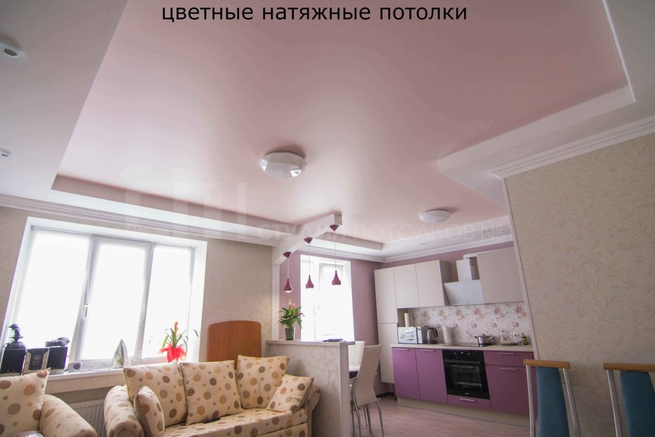 Сатиновый потолок на кухне