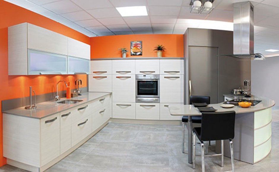 Кухни серо оранжевого цвета