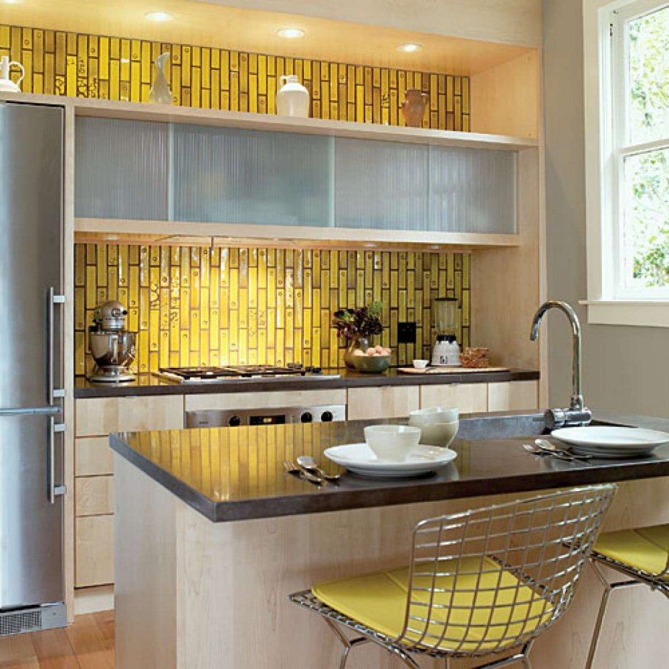 Желтая мозаика на кухне