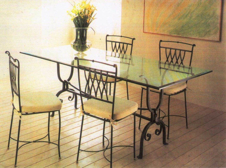 Кухонные столы и стулья из металла