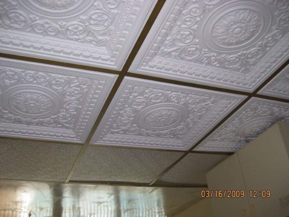 Декор швов потолочных плиток