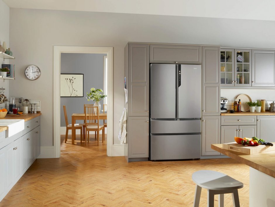 Холодильник Side by Side на кухне Будбин