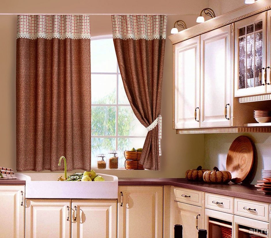 Яркие шторы в интерьере кухни