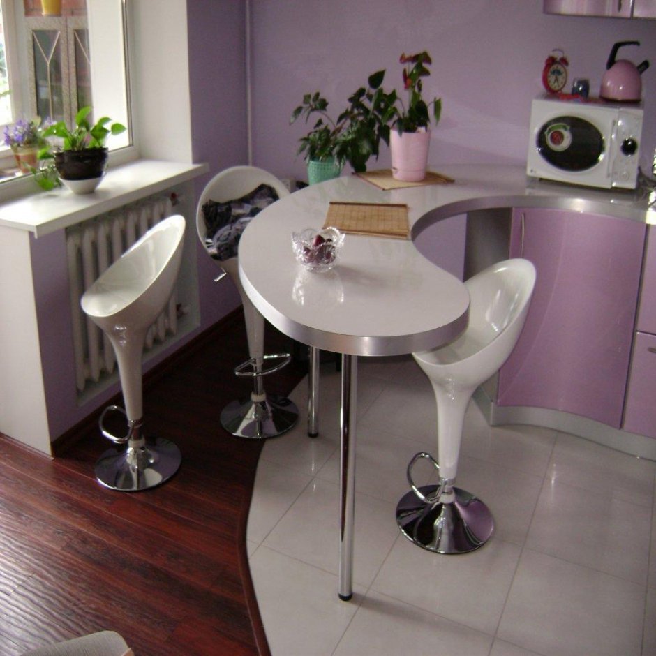 Кухонные столы полукруглые для маленькой кухни