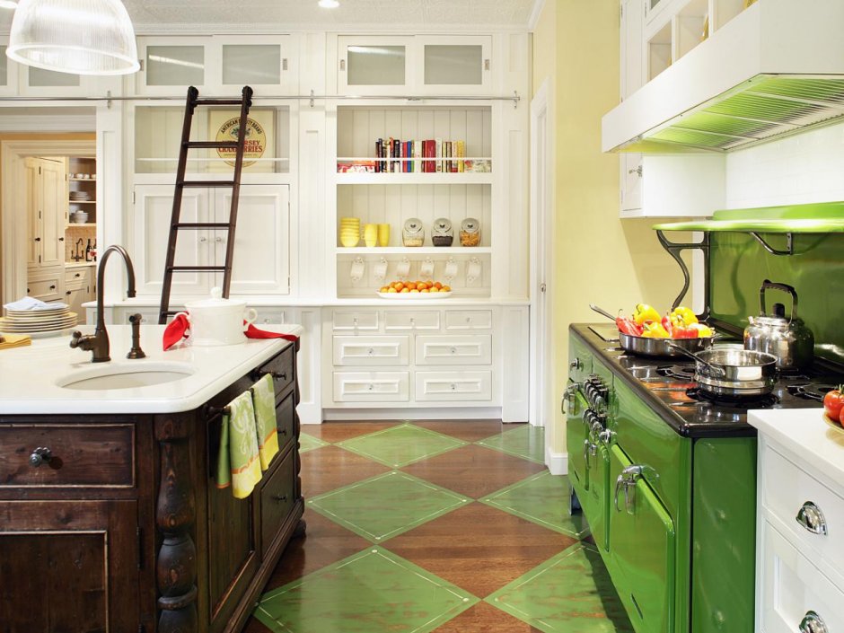 Зеленый пол в интерьере кухни