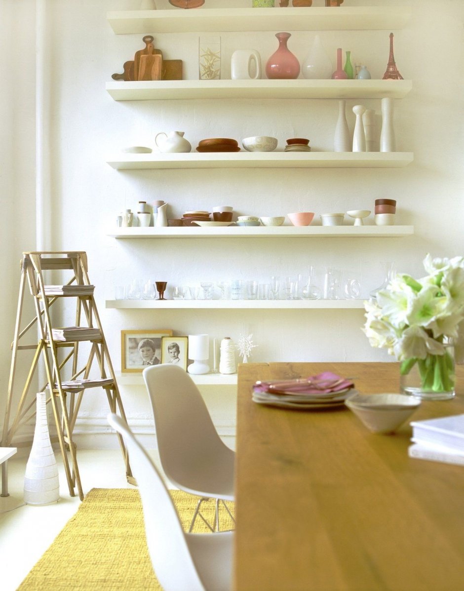 Полка ЛАКК ikea на кухне