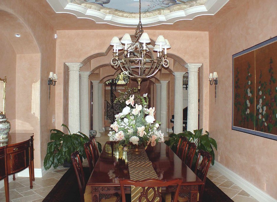 Дизайн зала с венецианской штукатуркой в своем доме
