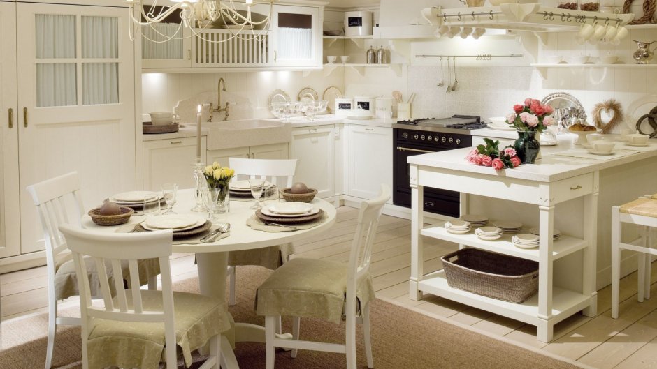 Белый стол в интерьере кухни
