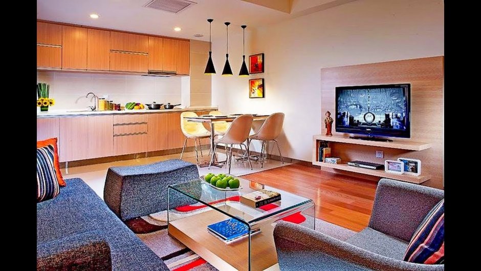 Кухня гостиная с диваном и телевизором