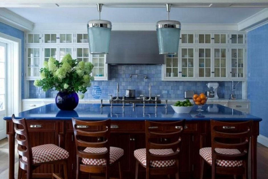 Синие стены на кухне
