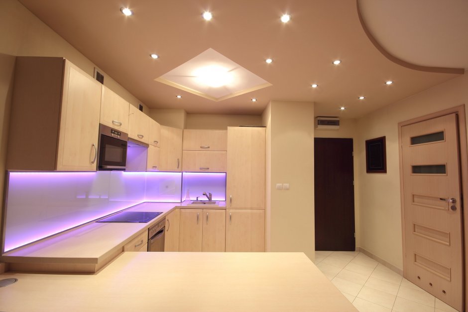 Подсветка потолка на кухне (32 фото)