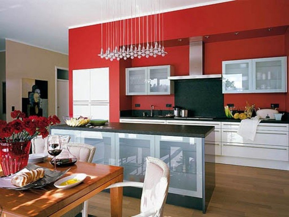 Красный цвет на стенах в кухне