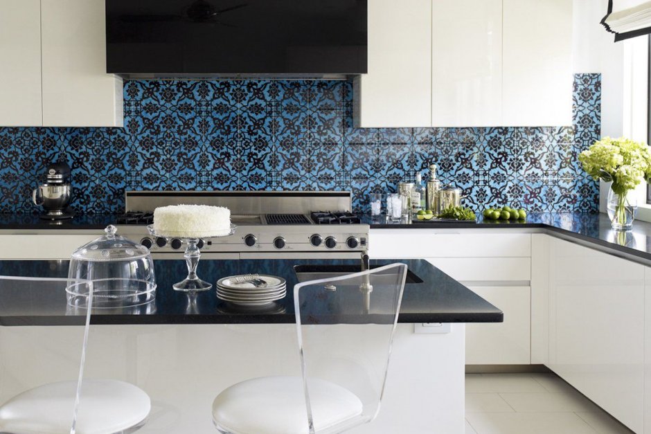 Бело синяя плитка для кухни