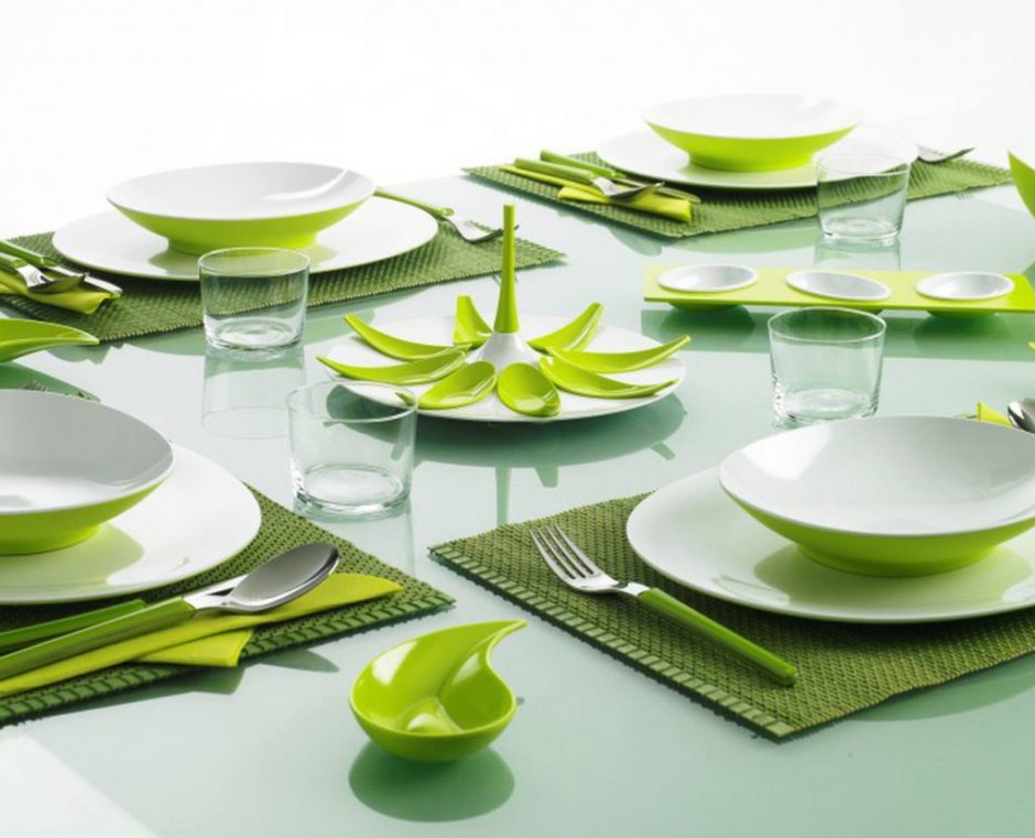 Зеленая посуда для кухни