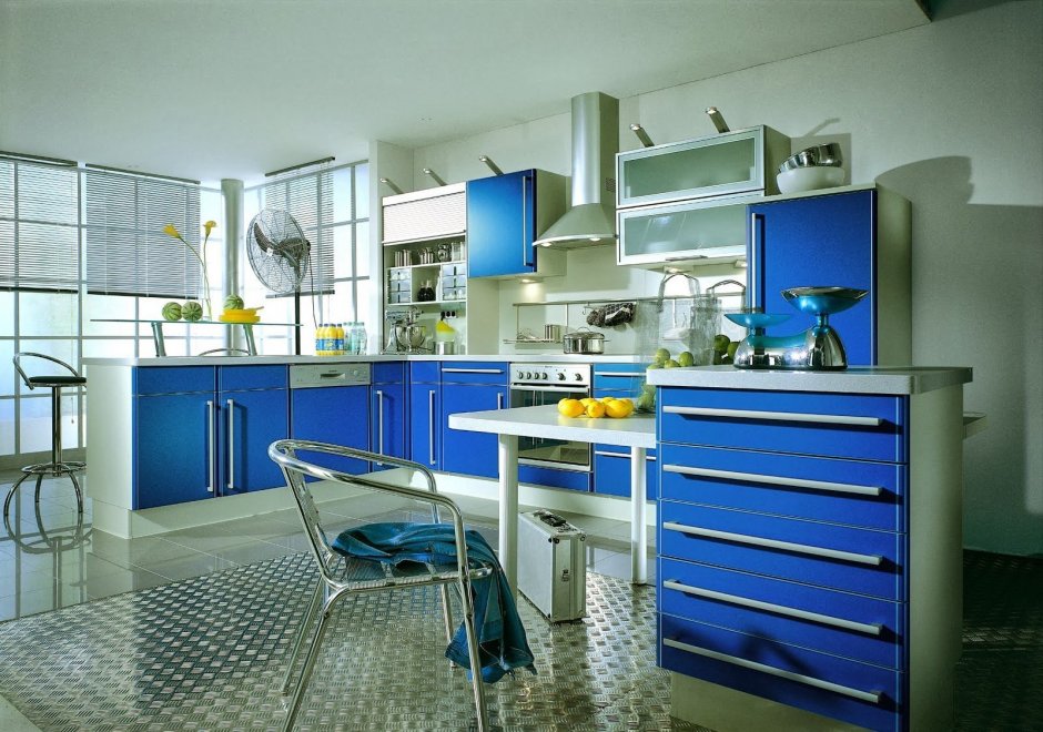 Студио кухня в голубых тонах