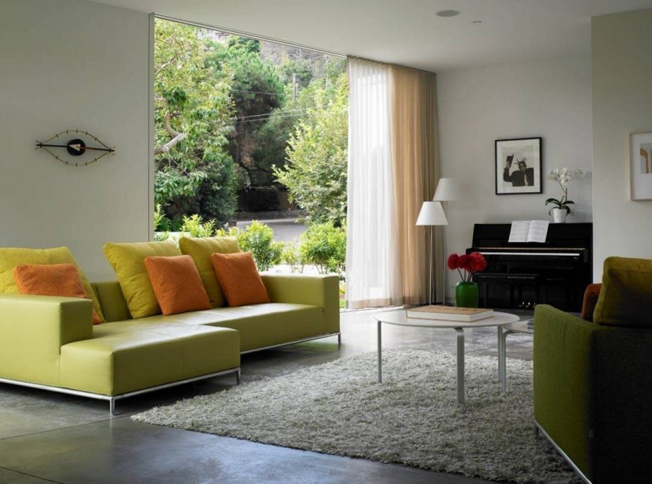 Оливковый диван в интерьере
