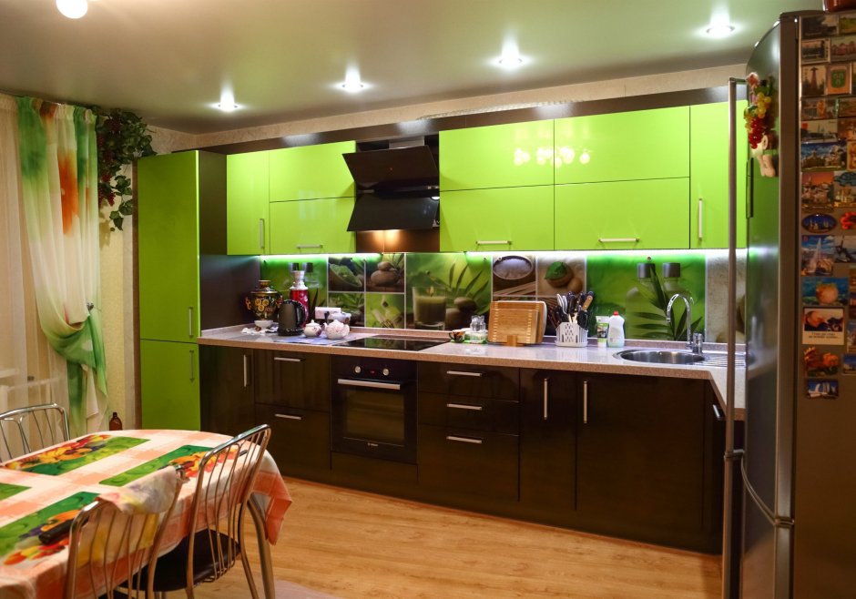 Кухня в зелено коричневых тонах