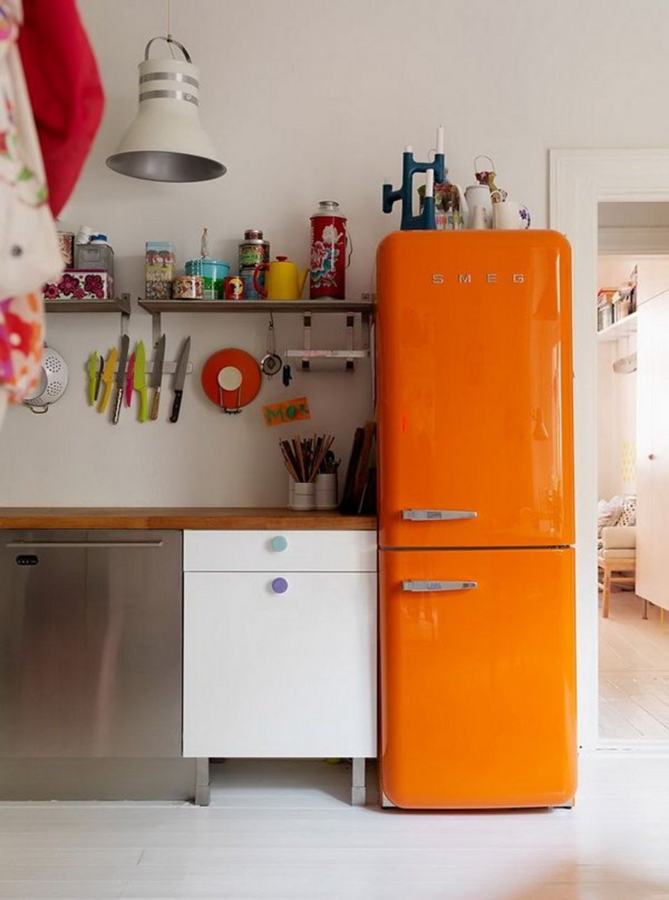 Холодильник Смег ретро в интерьере