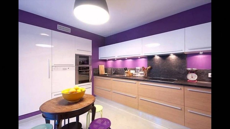 Круглая кухня в фиолетовом цвете