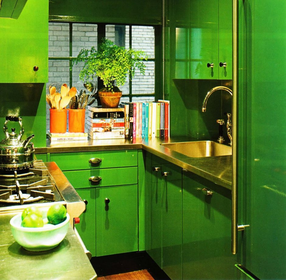 Угловые кухонные гарнитуры зеленого цвета