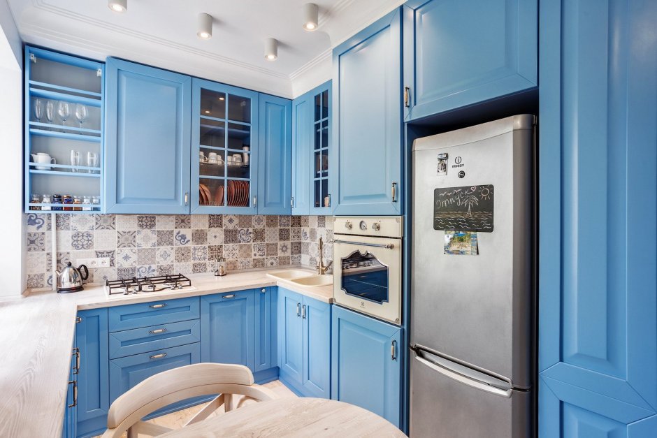 Кухня в голубых тонах интерьер