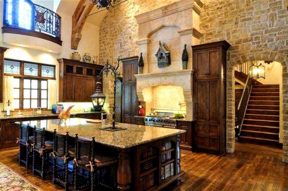 Кухня в замковом стиле (33 фото)