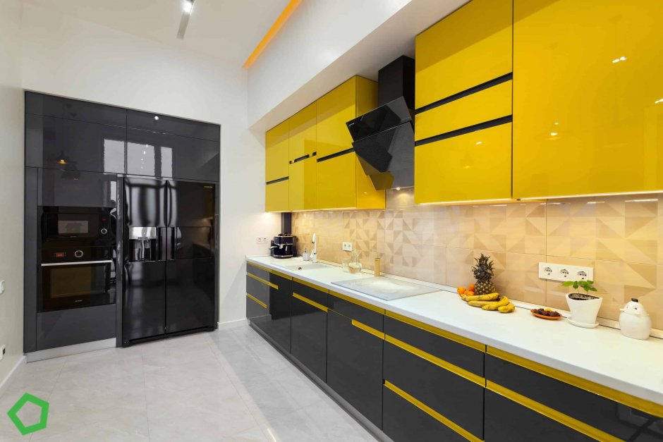 Кухня в желто черном цвете