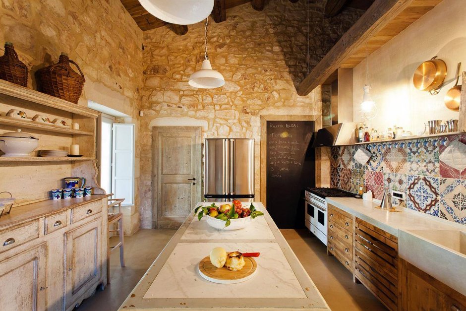 Сицилийский стиль в интерьере кухни