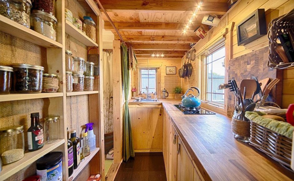 Кухня на даче маленькая узкая (35 фото)