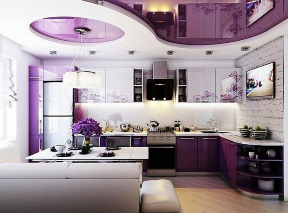 Фиолетовый натяжной потолок на кухне
